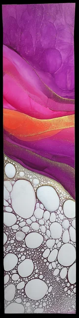 Free abstract bookmark featuring magenta over a white background